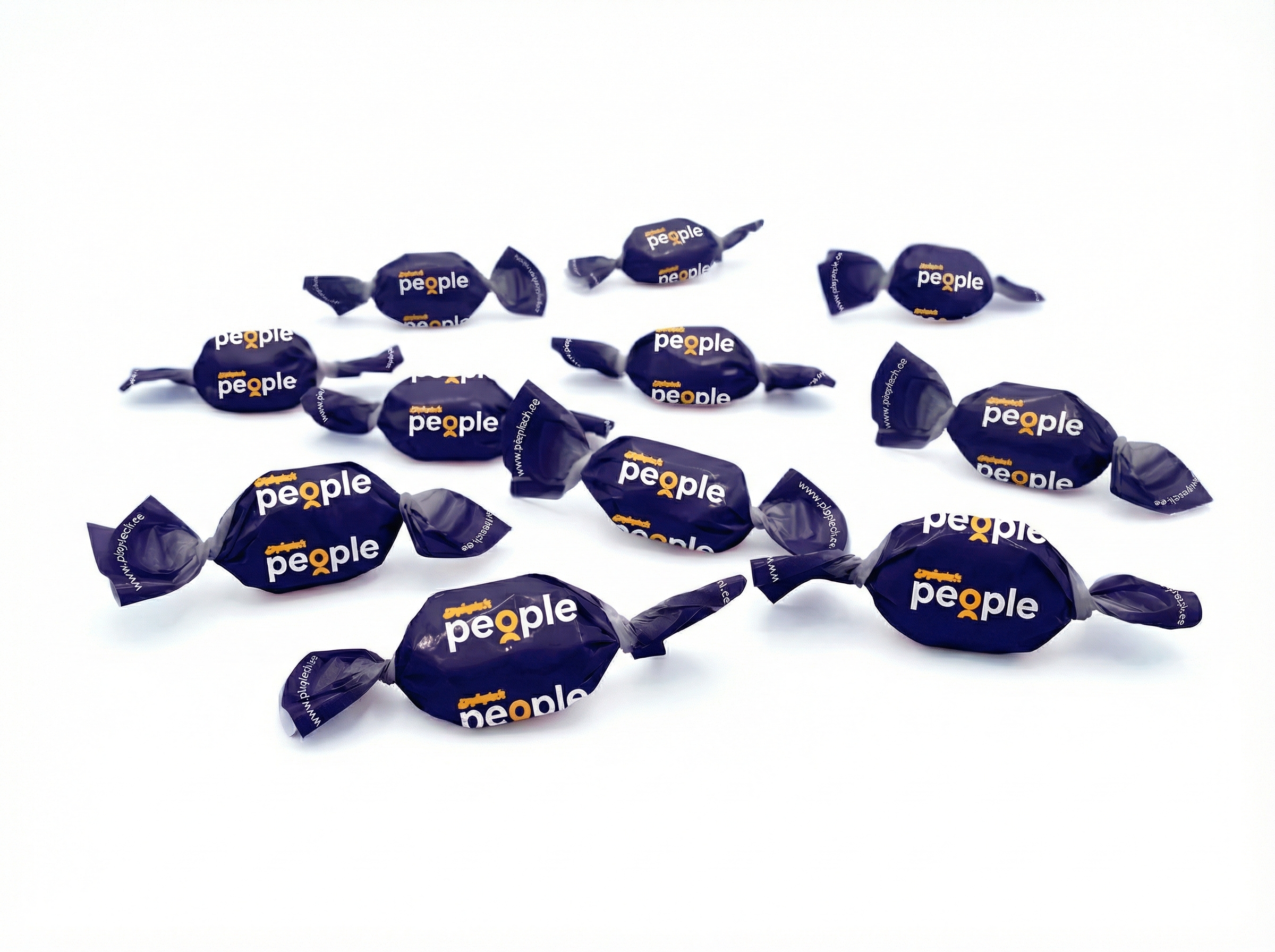 Karamell (tumesinine pakend, valge „People” kiri)
